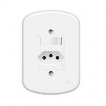 Fame Blanc Inter 1S Paralelo C/ Tomada 2P+T Padrão Branco 10A#SIMONLEX#